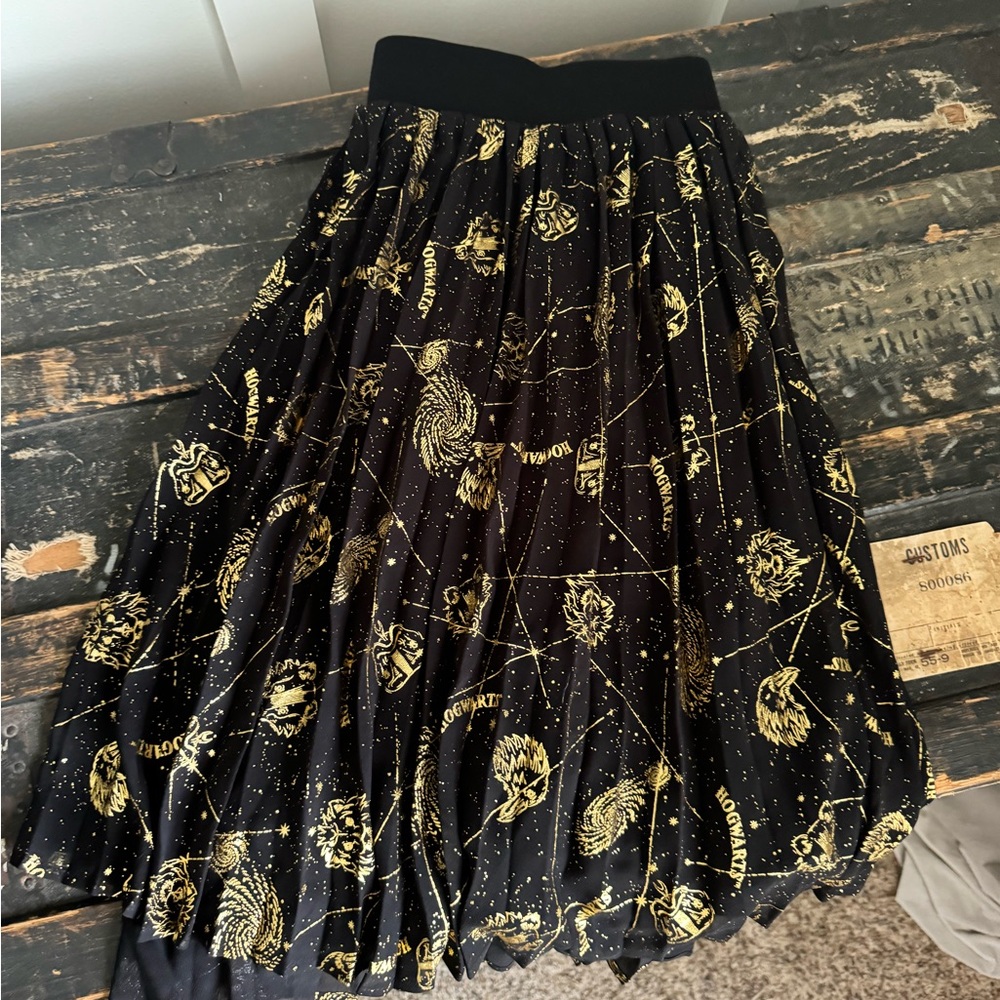 Harry Potter Astronomy- Black and Gold Zodiac Print Skirt, Size 1